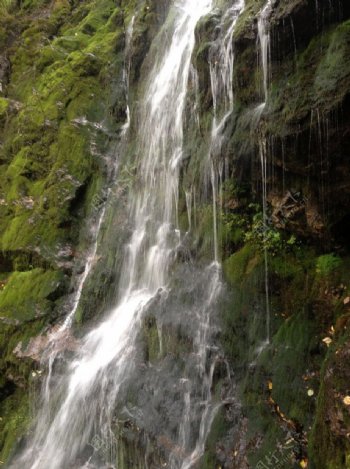 神农架瀑布图片