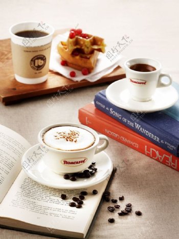 书籍咖啡及甜点素材图片