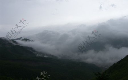 山中云海图片