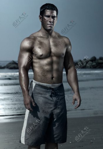 男人性感肌肉腹肌健美胸肌牛仔裤图片