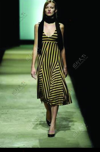 里约热内卢2004女装秋冬新品发布会0112