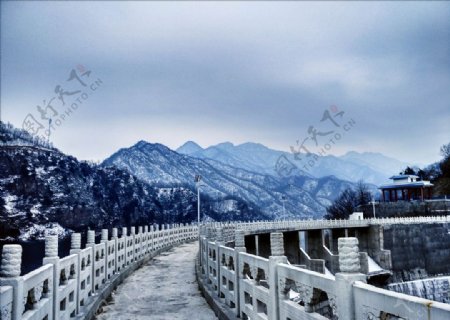 风景山中雪