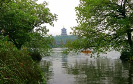 远眺雷峰塔