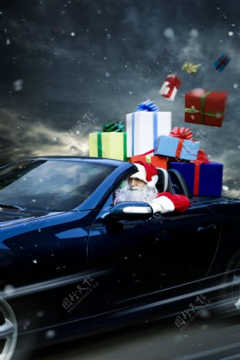 开汽车的圣诞老人