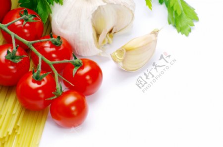 西红柿与大蒜图片