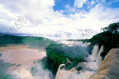 热带雨林瀑布图片