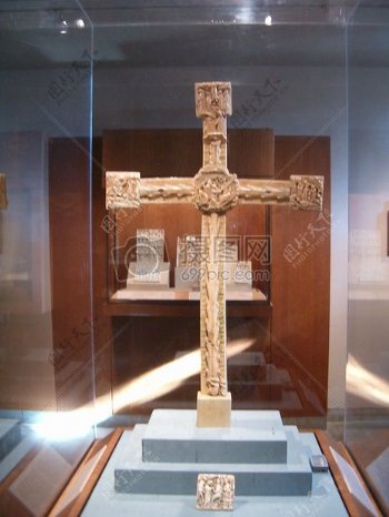 博物馆里的十字架