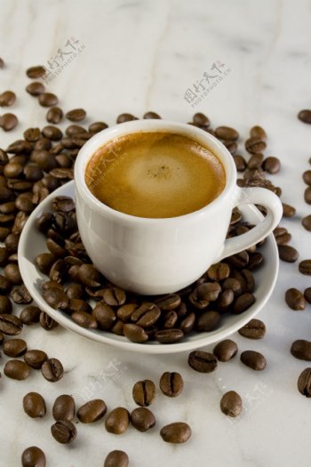 香浓咖啡与咖啡豆图片