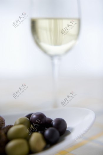餐桌上的葡萄特写图片图片