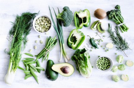 营养丰富的绿色蔬菜图片