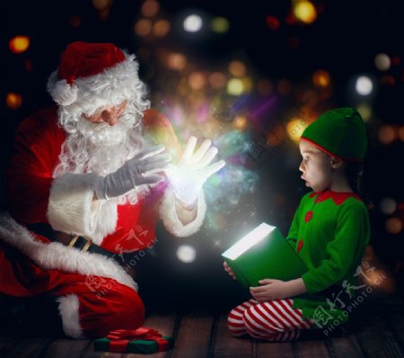 圣诞老人与小女生图片