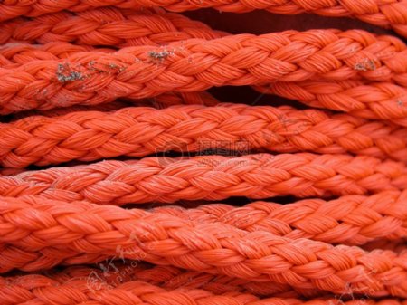 红色的麻花绳