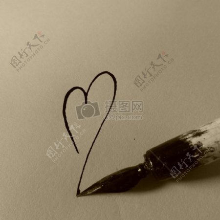 心脏用钢笔绘制