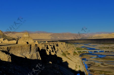 西藏象泉河晨曦风景