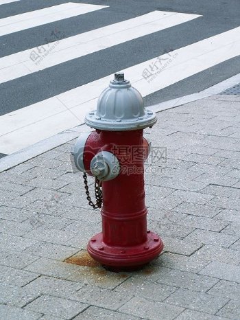 路面的消防栓