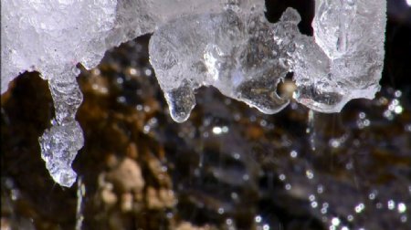 冰融化滴水滴视频素材