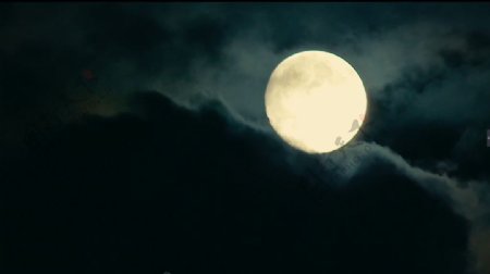 夜色乌云若隐若现大月亮月光移动云朵遮挡高清视频延时实拍