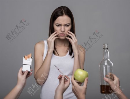 戒酒戒烟的女人图片