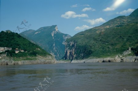 青山湖水景色图片