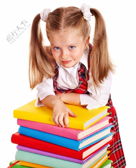 小女孩与书本图片