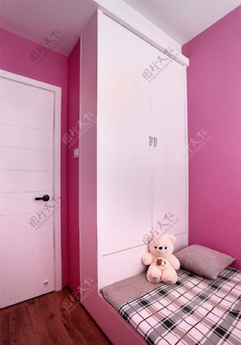 现代简约粉色卧室背景墙设计图