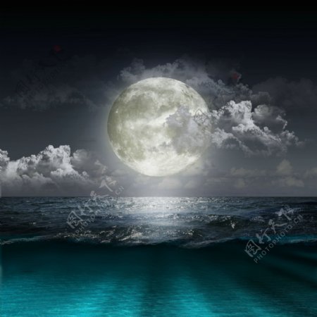 月光下的大海图片