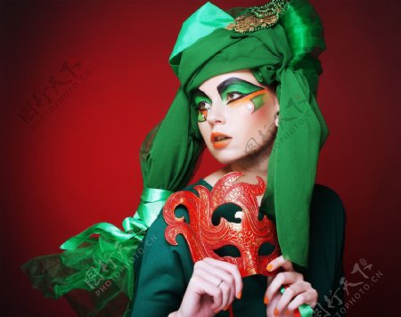 绿色头巾的女人图片