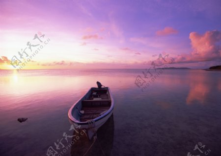 海边落日唯美紫霞