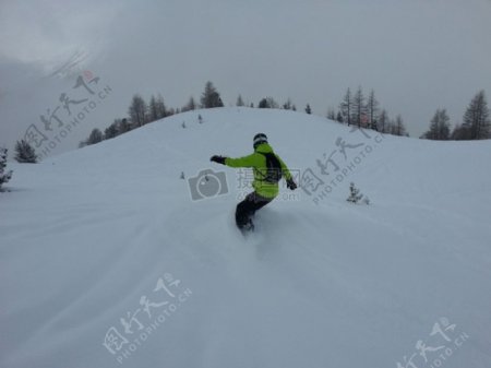 滑雪极限运动
