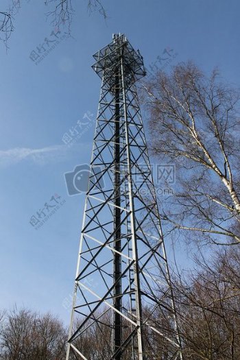 一座广播发射塔