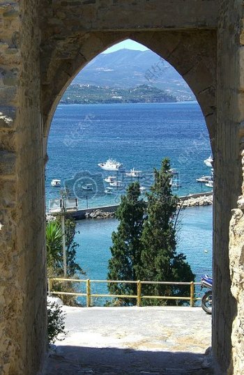 希腊海边的城堡