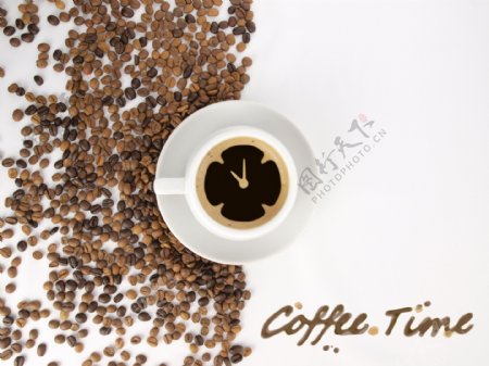 咖啡豆咖啡杯鸟瞰图图片