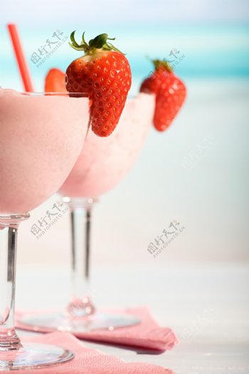 草莓果汁饮料