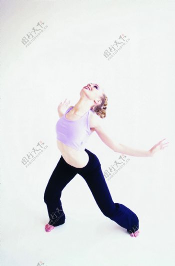 激情跳舞的外国女人图片