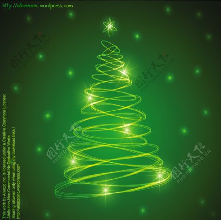闪闪发光的绿色圣诞树形状的螺旋环