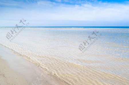 静谧的美丽海滩图片