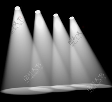 四白色聚光灯在一行中的舞台上展示产品