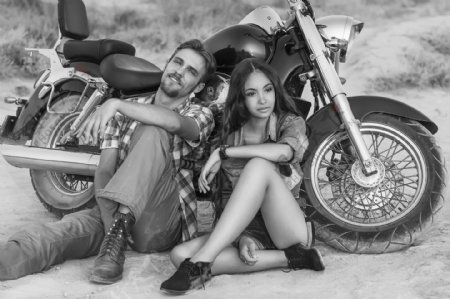 情侣摩托车摄影素材图片