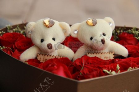 爱情玫瑰小熊礼盒花礼物浪漫
