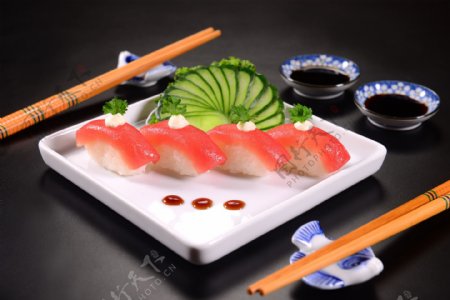 寿司与筷子图片
