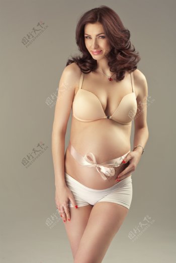 孕妇人体写真图片