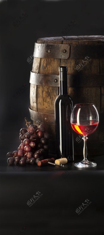 葡萄酒与木桶