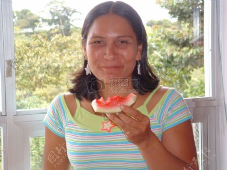 吃西瓜的女人