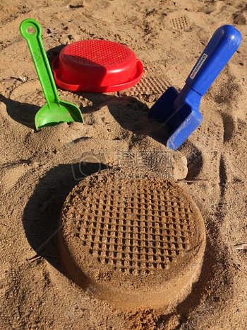 小孩挖沙的玩具
