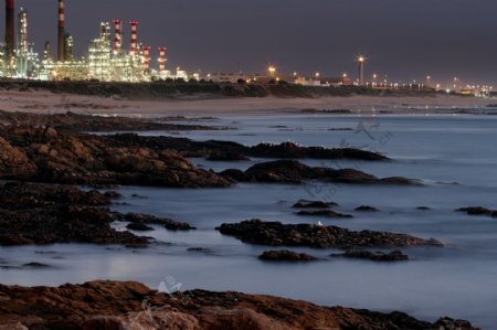 霓虹炼油厂夜景图片