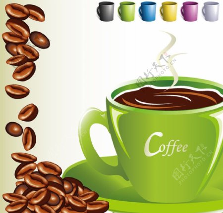 咖啡豆与咖啡杯