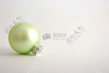 光滑的绿色珍珠