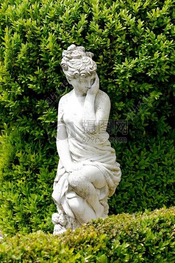 白色的女子雕像
