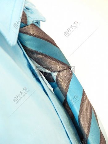浅蓝色条纹领带