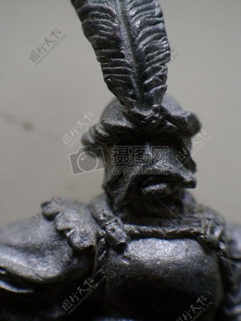 黑色的人物雕塑
